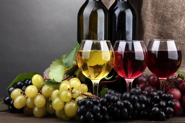 Rượu được hiểu đơn giản là thức uống chứa cồn