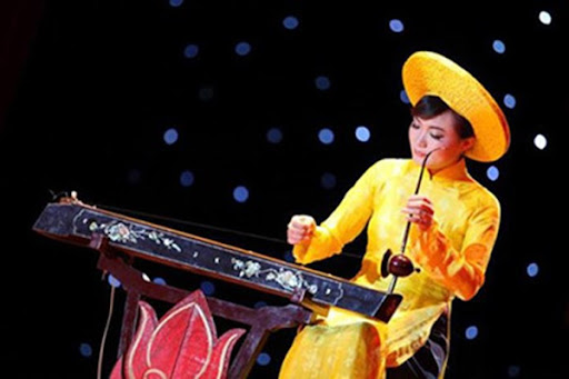 Đàn bầu hay Độc huyền cầm là một loại đàn dây của người Việt