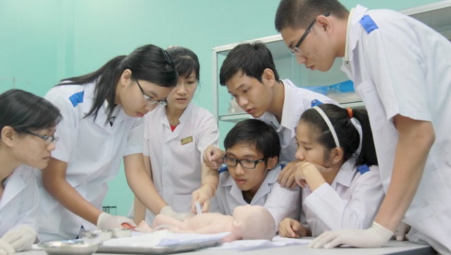 Học phí Cao đẳng Điều dưỡng là bao nhiêu?